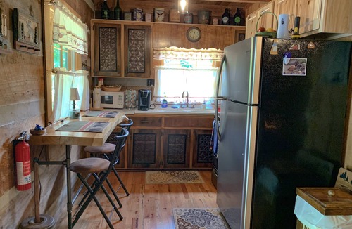 Maggie Valley Cabin | Looking for a "real mountain cabin experience" come relax at Elk Ridge Cabin!