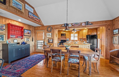 Nags Head Cottage | 'Loophole' | Oceanfront | Historic Cottage