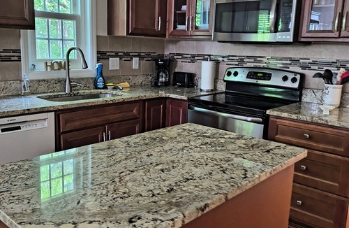 Cary House | Lost Tree Lane - Charming 2 Bedroom House