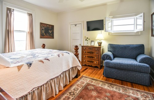 Waynesville Bed & Breakfast | Love Lane Bed & Breakfast