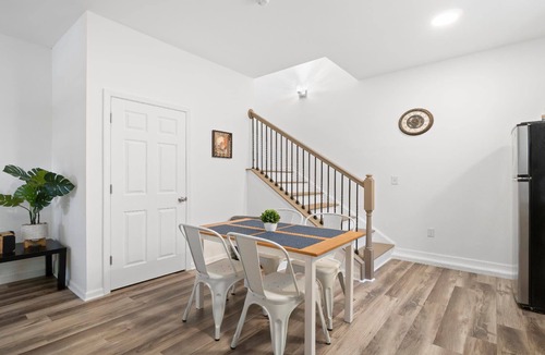 North Charlotte House | Lovely 1 BR | Pet-friendly | near Charlotte's best