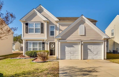 Southeast Raleigh House | Lovely 4-br home-away-from-home with AC, WiFi, office TVs internet near Downtown