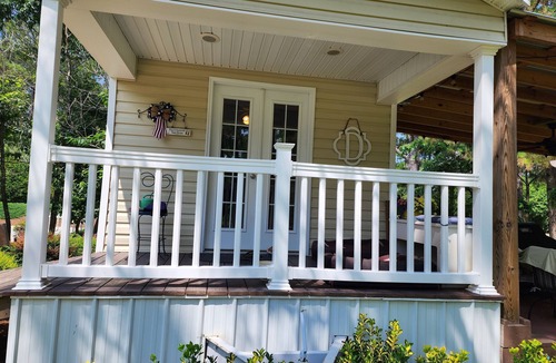 Burgaw Cottage | Lovely cottage on Horse Farm 25 MILES to Beach with AC in charming Burgaw