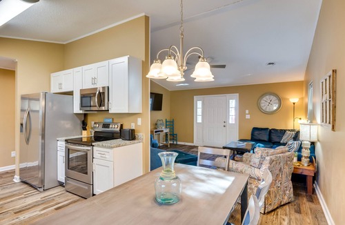 Emerald Isle House | Lovely Emerald Isle Home, Walk to Beach!
