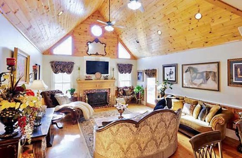 Caroleen House | Lovely Equine Countryside Estate on 68 Acres