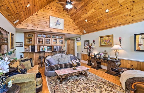 Caroleen House | Lovely Equine Countryside Estate on 68 Acres
