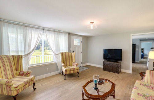 Leicester House | Lovely Leicester Home w/ Stunning Mountain Views!