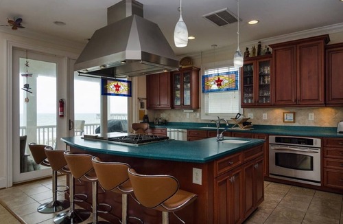 Wrightsville Beach House | Lovely Ocean Front Upper Level Duplex w Elevator!