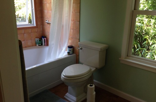 Carrboro House | Lovely private Carrboro house–-steps from downtown