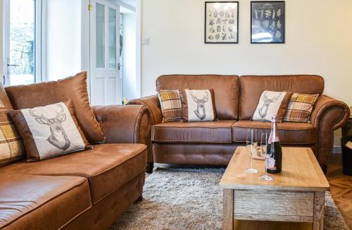 Blackwell in the Peak House | Low View