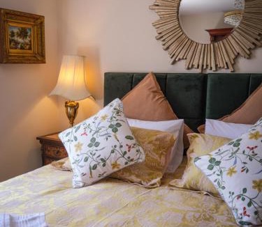 Woolbeding Ski Chalet | Lower Colworth Lodge