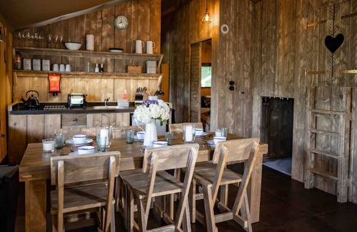 Kingsbridge Cabin | Lower Coombe Royal- Magnolia Lodge with Hot Tub