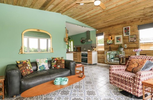 Congresbury Cabin | Lulu Logs, Congresbury