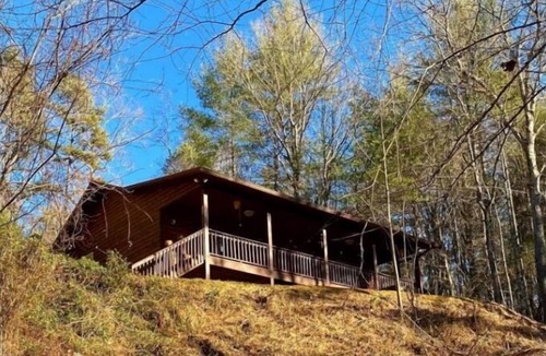 Marble Cabin | Luna's Creekside Retreat - Murphy NC