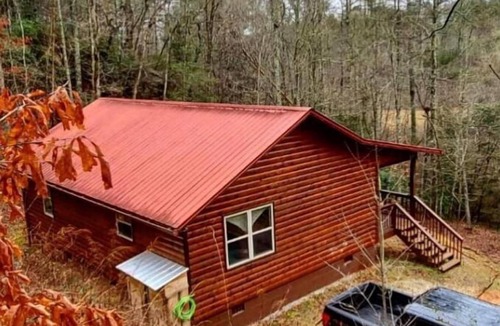 Marble Cabin | Luna's Creekside Retreat - Murphy NC