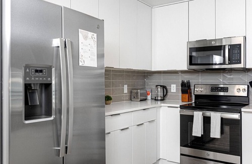 Charlotte Center City Apartment | Lux & Cozy Apt | Walk Everywhere, Free Parking, Balcony w/City Views