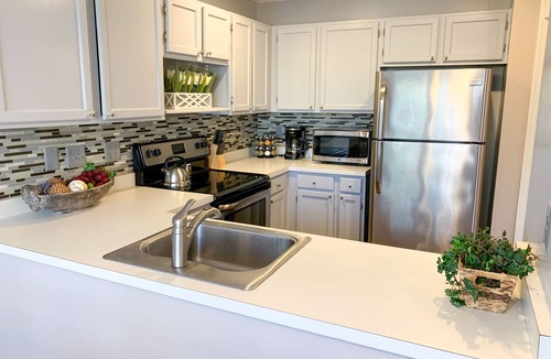 Woodcroft House | Lux King Suite- 16 miles of walking trails, central to Duke, UNC & RDU Airport