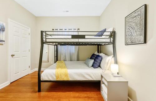 Durham House | *Lux Modern Townhome * Downtown* King Beds * Duke*