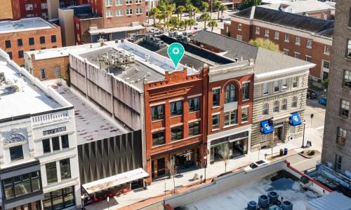 Downtown Wilmington House | Luxe 220 Suite 1