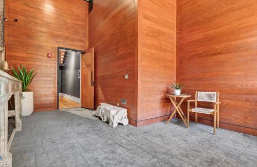 Downtown Wilmington House | Luxe 220 Suite 5