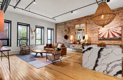 Downtown Wilmington House | Luxe 220 Suite 5