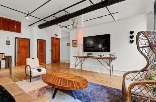 Downtown Wilmington House | Luxe 220 Suite 5