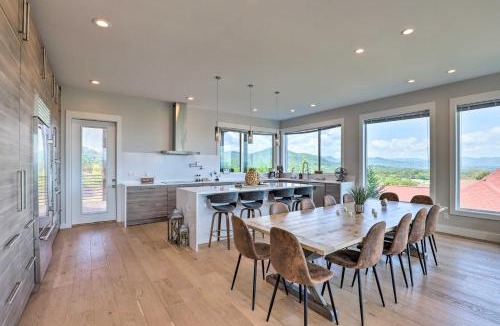 Asheville House | Luxe Asheville Home with Stunning Mountain Views!