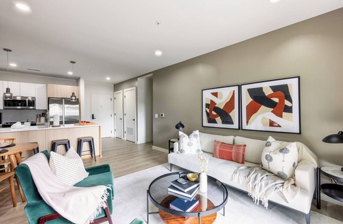 Eighth Avenue Condo | Luxe Condo - Downtown Nashville - Walk to Broadway/The Gulch - Heated Pool 3/1