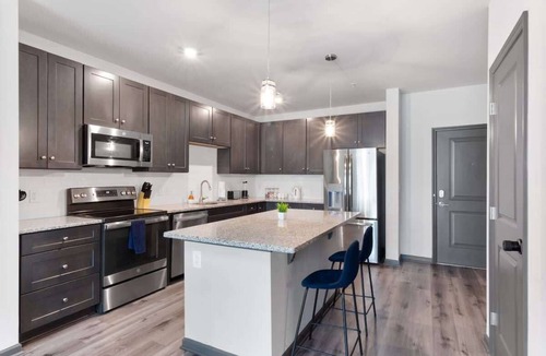 North Raleigh Apartment | Luxe King 2 Bedroom Suite in North Raleigh!