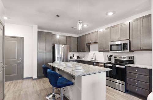 North Raleigh Apartment | Luxe King 3 Bedroom Suite in North Raleigh!