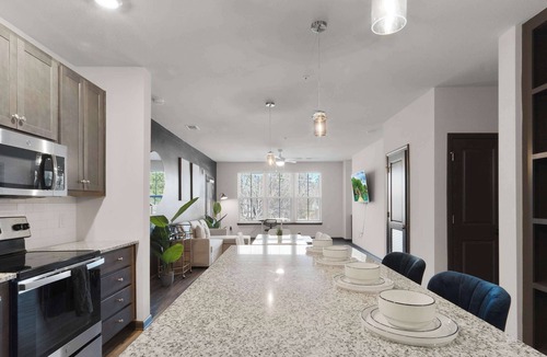 North Raleigh Apartment | Luxe King 3 Bedroom Suite in North Raleigh!