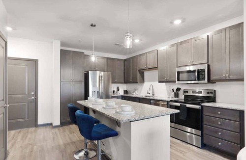 North Raleigh Apartment | Luxe King 3 Bedroom Suite in North Raleigh!