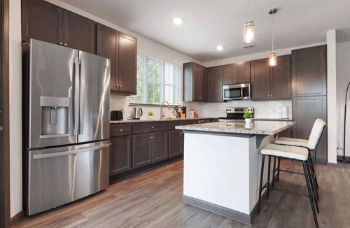 North Raleigh Apartment | Luxe King 3 Bedroom Suite North Raleigh!