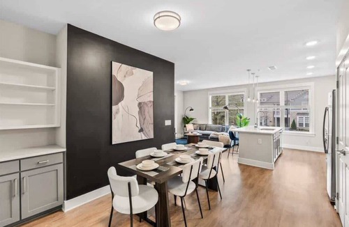 Charlotte Apartment | Luxe King 3BR Suite in Waverly Charlotte
