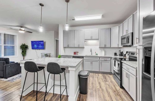 Hayes Apartment | Luxe King 3BR Suite Mins to Downtown Durham!