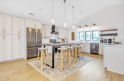 Lake Norman of Catawba House | Luxe Lakefront Private Getaway on Lake Norman!