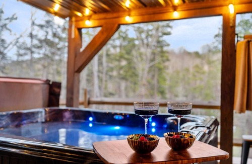 Mill Spring House | Luxe Lakefront Private Dock Kayaks Hot Tub Fire Pit
