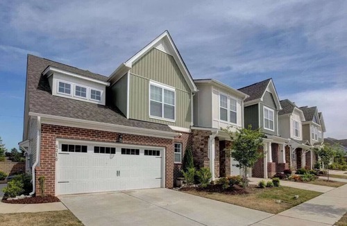 Cary House | Luxe Retreat w/King Suite | 5* Location, Gym, Pool, Pets OK
