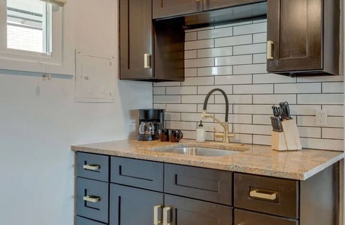 Melrose Condo | Luxe Studio in Music City near Downtown, Walkable to Great Restaurants & More!