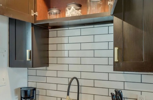 Melrose Condo | Luxe Studio in Music City near Downtown, Walkable to Great Restaurants & More!