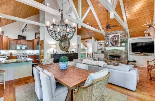 Cullowhee House | Luxe Trillium Home with Fire Pit, 5 Mi to Cashiers