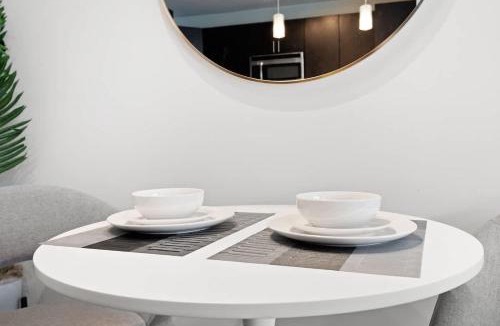 Cherry Apartment | Luxurious 1 King Bed Suite In Uptown Charlotte