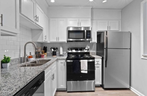 Crabtree Apartment | Luxurious 2 Bed Suite - in Raleigh!