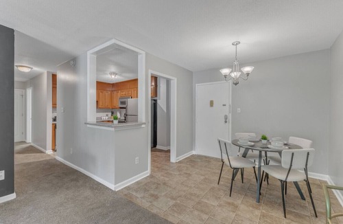 Crabtree Apartment | Luxurious 3 Bed Suite in Raleigh~