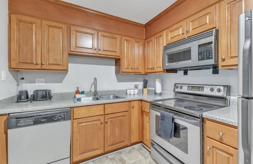 Crabtree Apartment | Luxurious 3 Bed Suite in Raleigh~