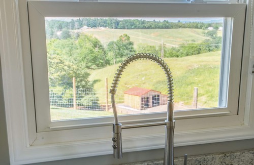 Leicester House | Luxurious Farm home in the Country with Large Outdoor living space and Hot tub!