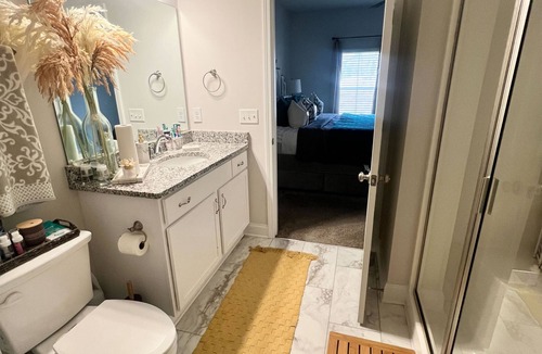 Grovetown House | LUXURIOUS MASTER'S WEEK 2br townhome, 20 mins away WiFi, Washer/Dryer, Sleeps 6.