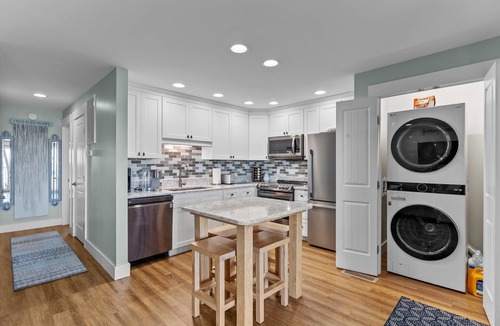 Carolina Beach Condo | Luxurious Oceanfront Condo-Pool-Keyless Checkin-Complete Renovation RR Host