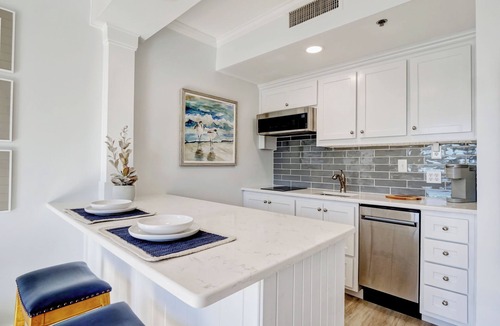 Downtown Wilmington Apartment | Luxurious riverfront condo, Historic Downtown Wilmington, walk to everything!