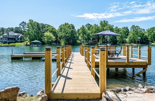 Mayhew House | Luxurious Urban Farmhouse on Lake Norman w Optional Guest House and Boat Rental
